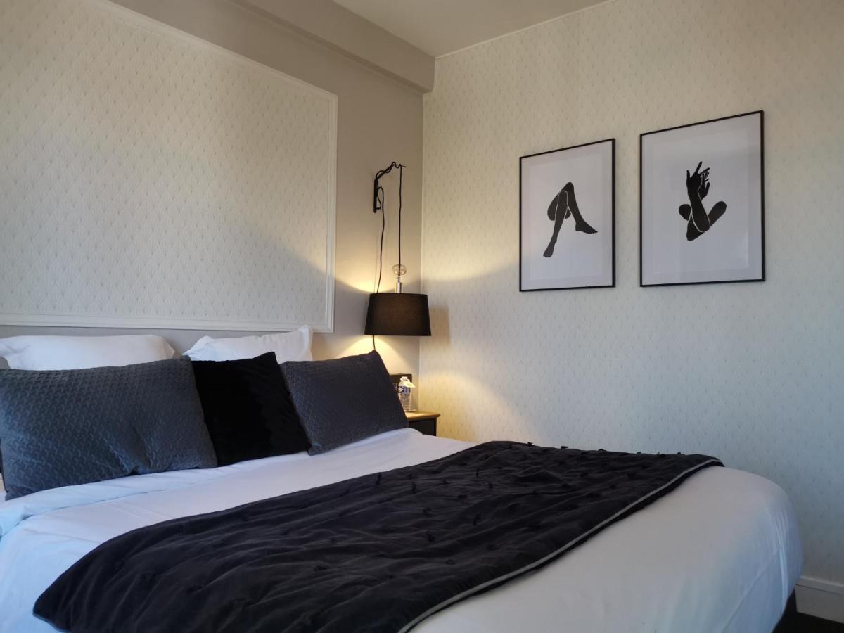 Le Boeuf Couronne - Hotel & Restaurant Chartres- Logis Hotels Екстериор снимка