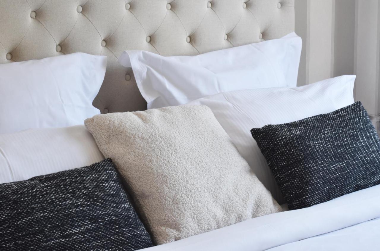 Le Boeuf Couronne - Hotel & Restaurant Chartres- Logis Hotels Екстериор снимка