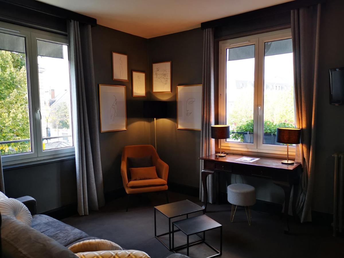 Le Boeuf Couronne - Hotel & Restaurant Chartres- Logis Hotels Екстериор снимка