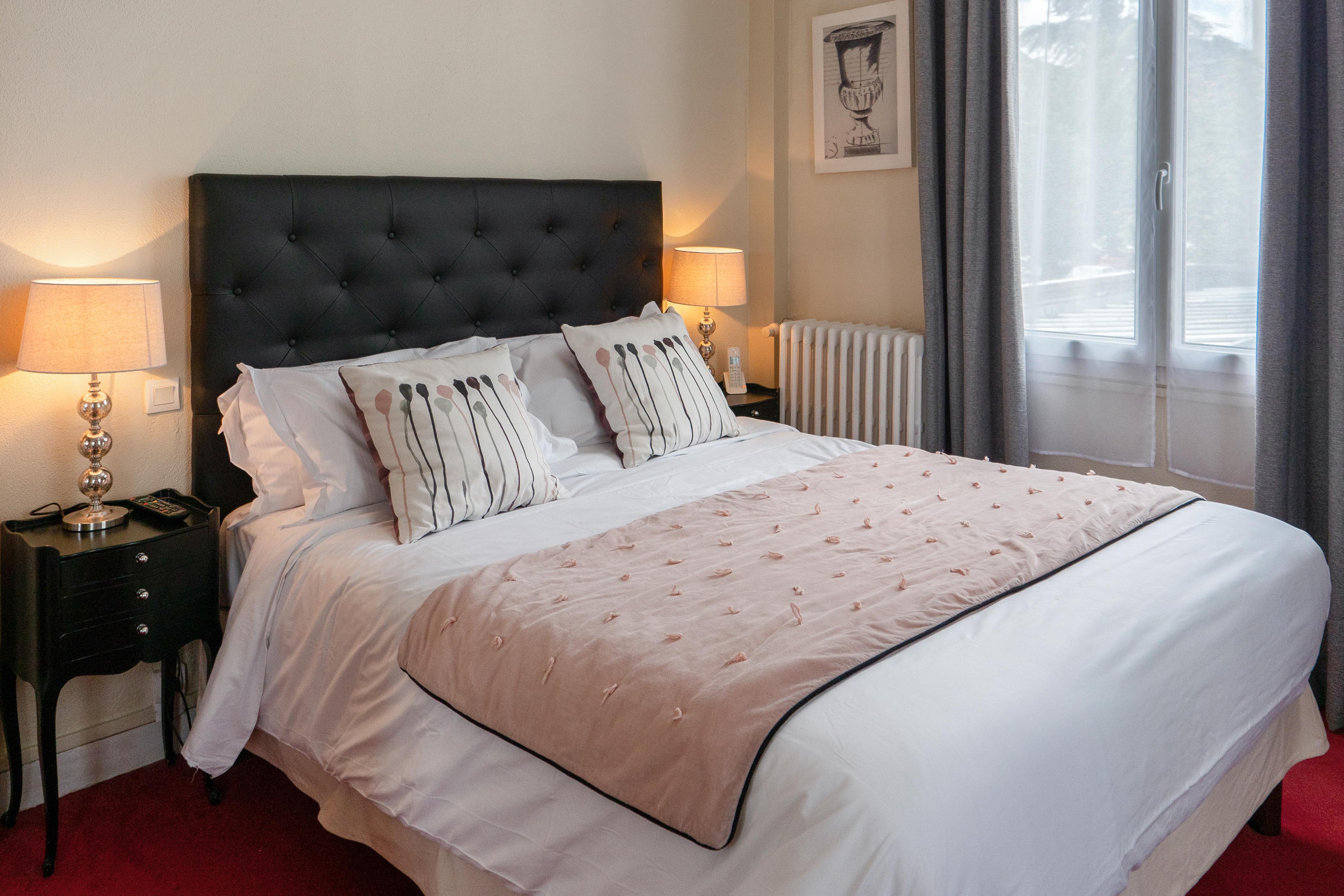 Le Boeuf Couronne - Hotel & Restaurant Chartres- Logis Hotels Екстериор снимка