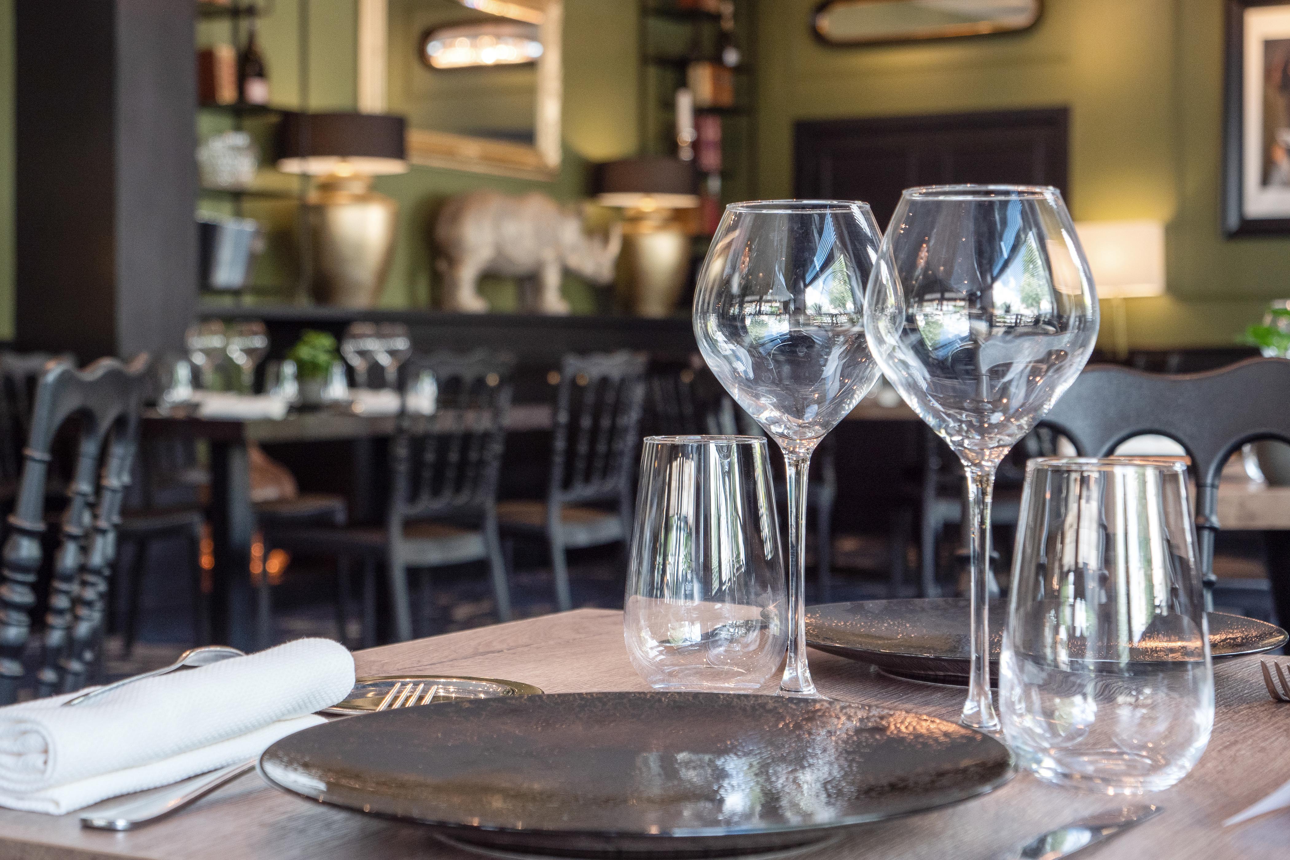 Le Boeuf Couronne - Hotel & Restaurant Chartres- Logis Hotels Екстериор снимка