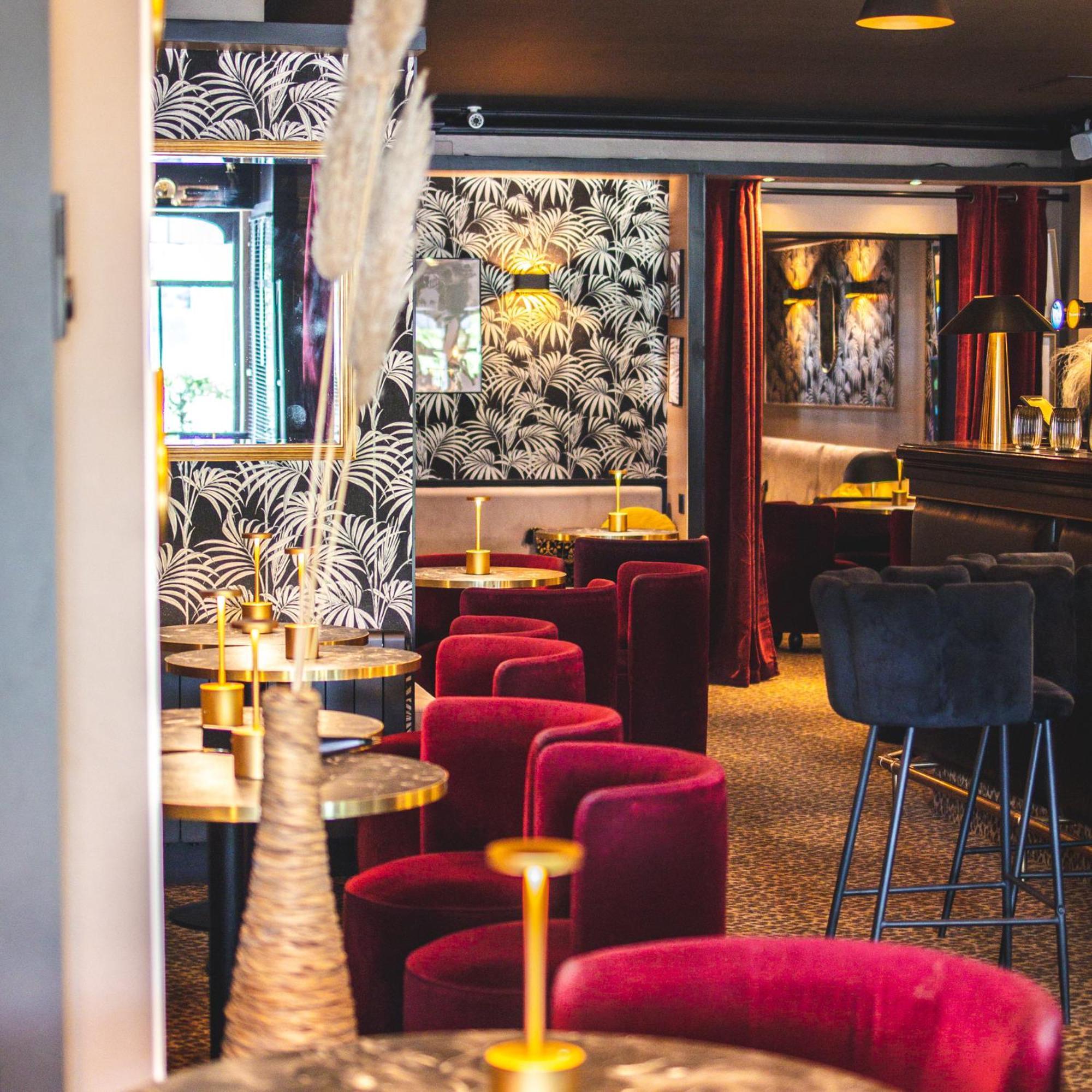Le Boeuf Couronne - Hotel & Restaurant Chartres- Logis Hotels Екстериор снимка